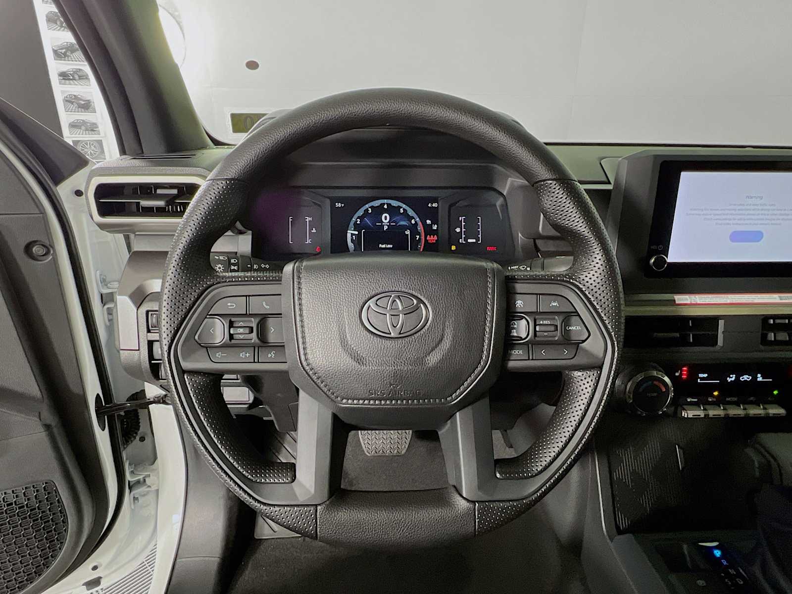 2025 Toyota Tacoma SR5 - Photo 7