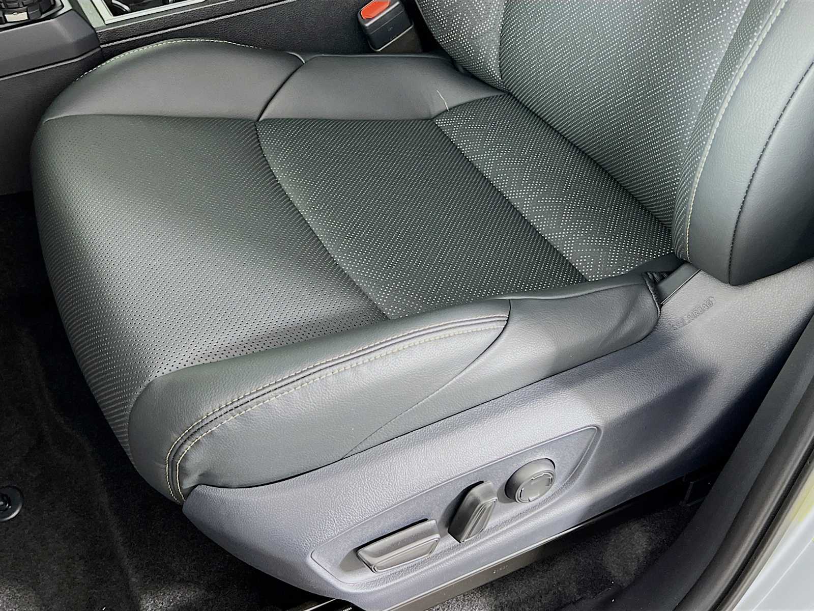 2025 Toyota Tacoma Limited - Photo 16