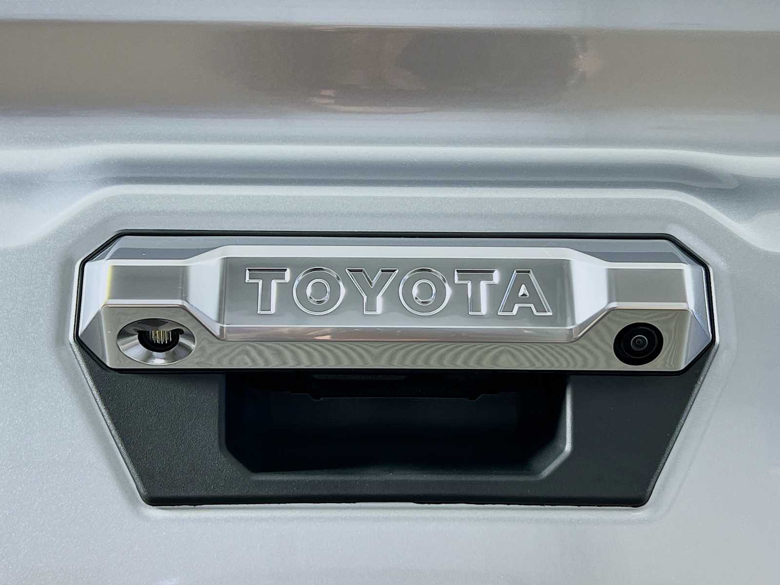 2025 Toyota Tacoma Limited - Photo 17