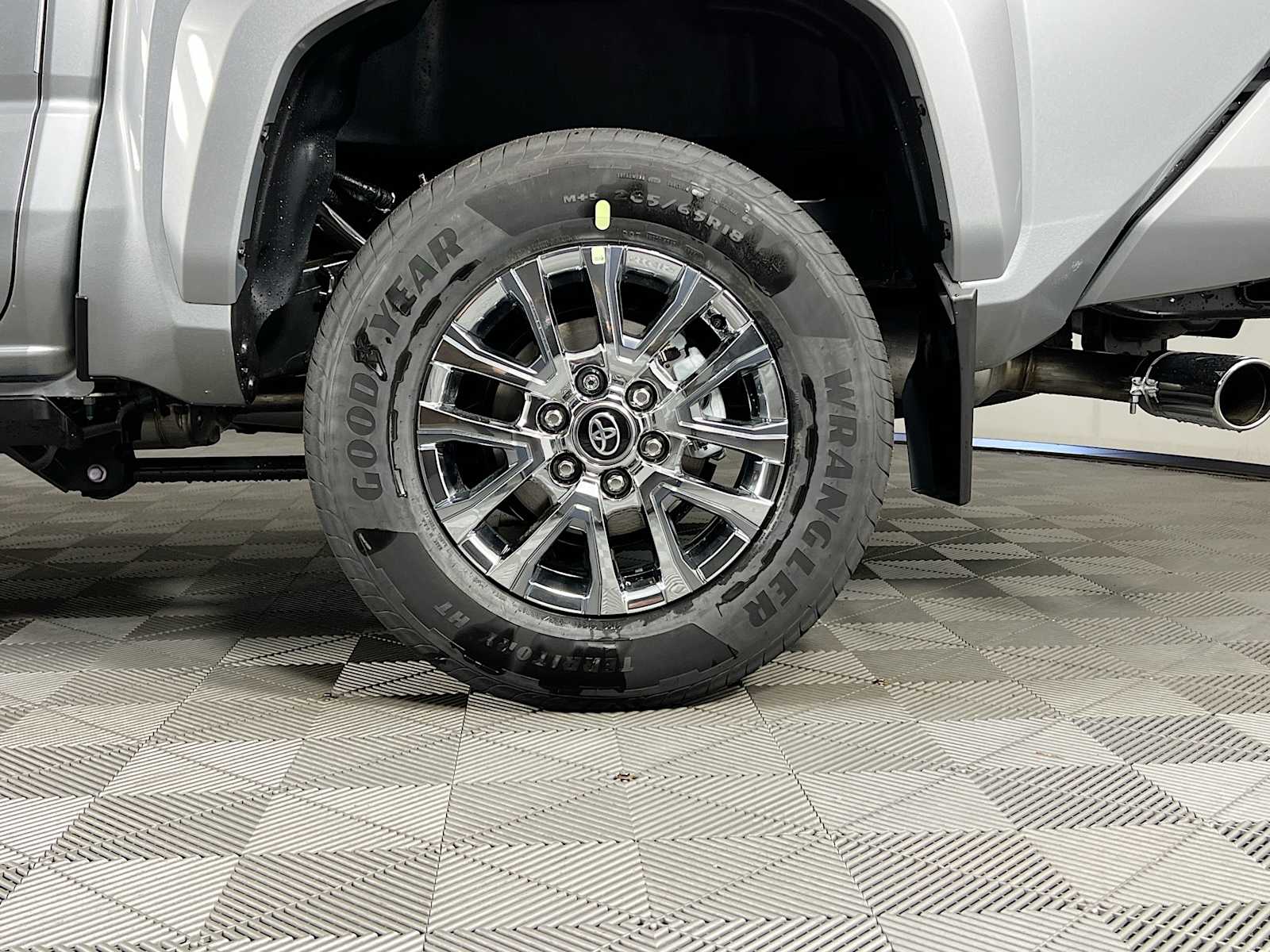 2025 Toyota Tacoma Limited - Photo 18