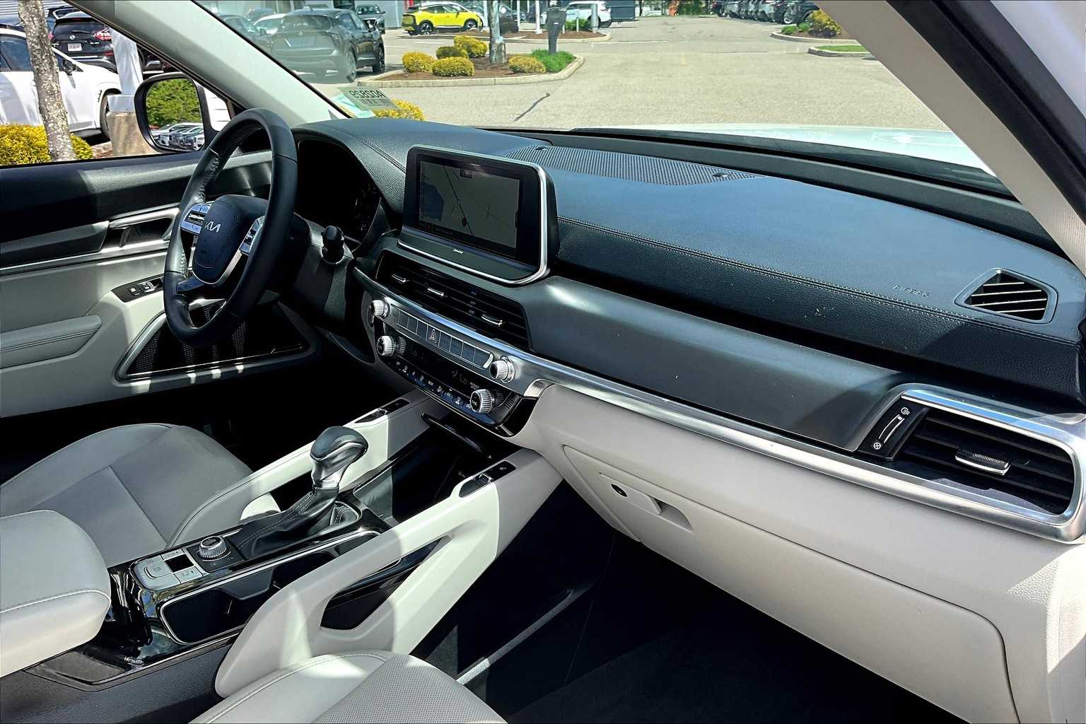2022 Kia Telluride S - Photo 14