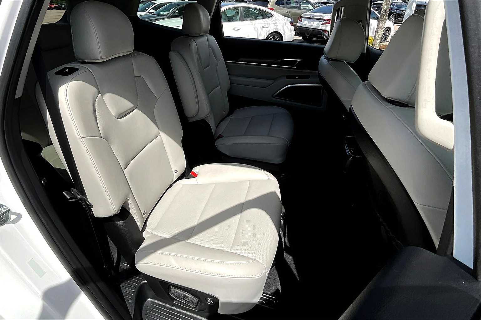 2022 Kia Telluride S - Photo 16