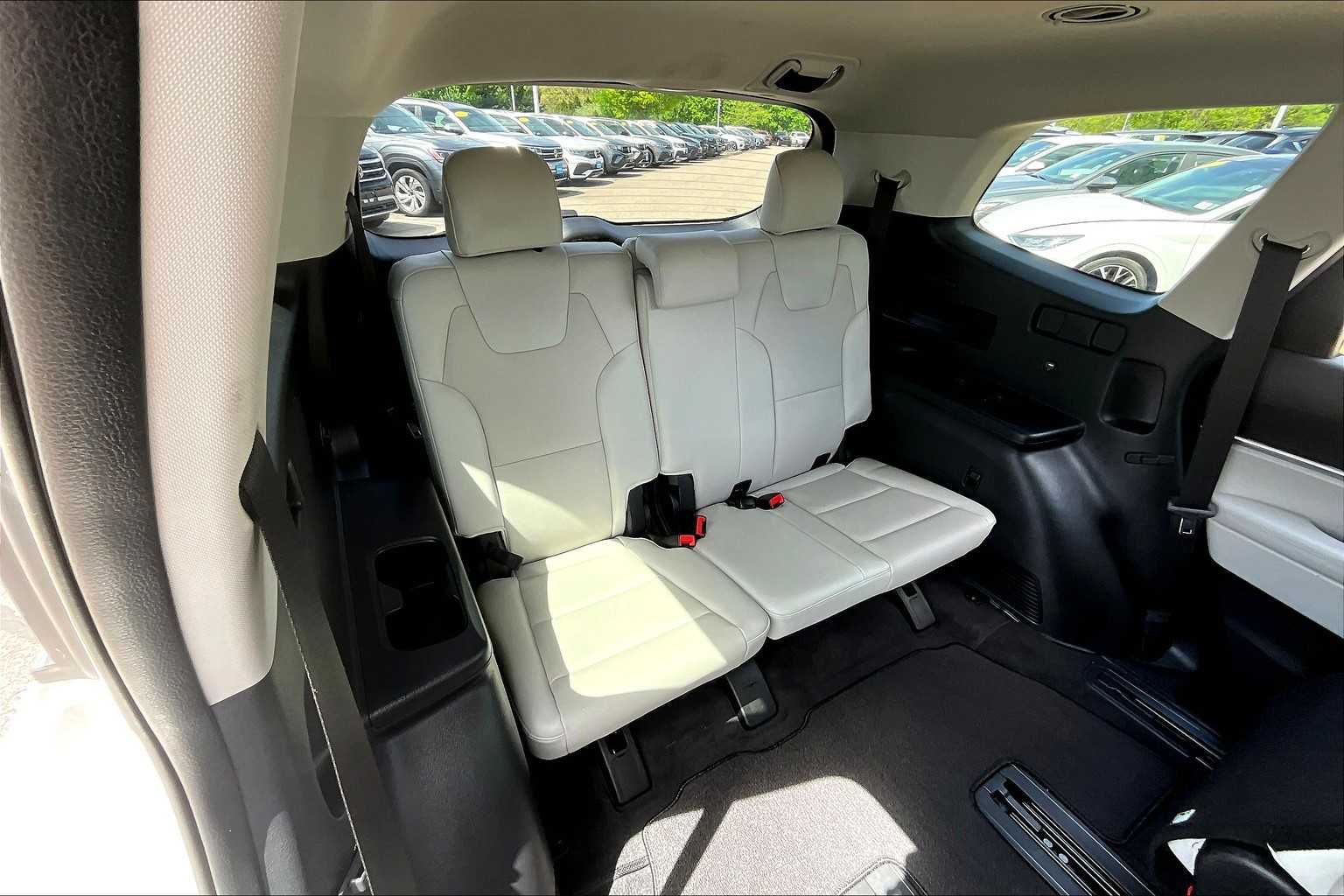 2022 Kia Telluride S - Photo 17