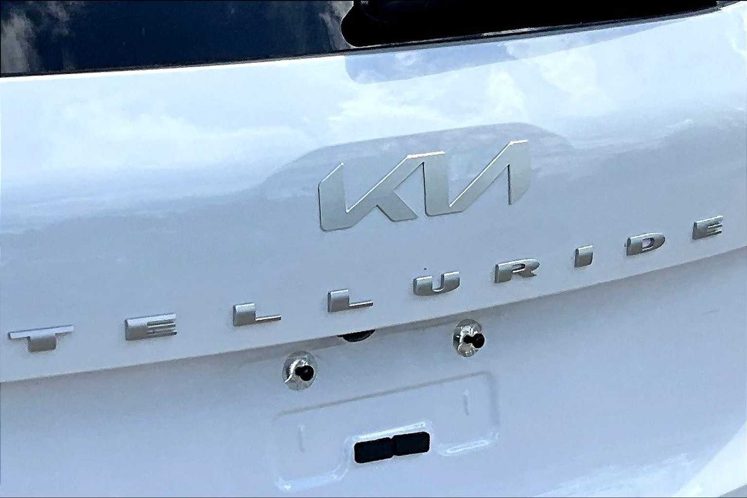 2022 Kia Telluride S - Photo 29