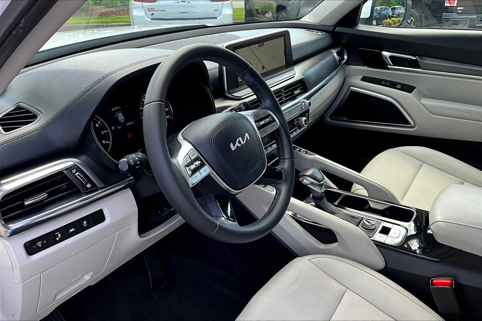2022 Kia Telluride S - Photo 8