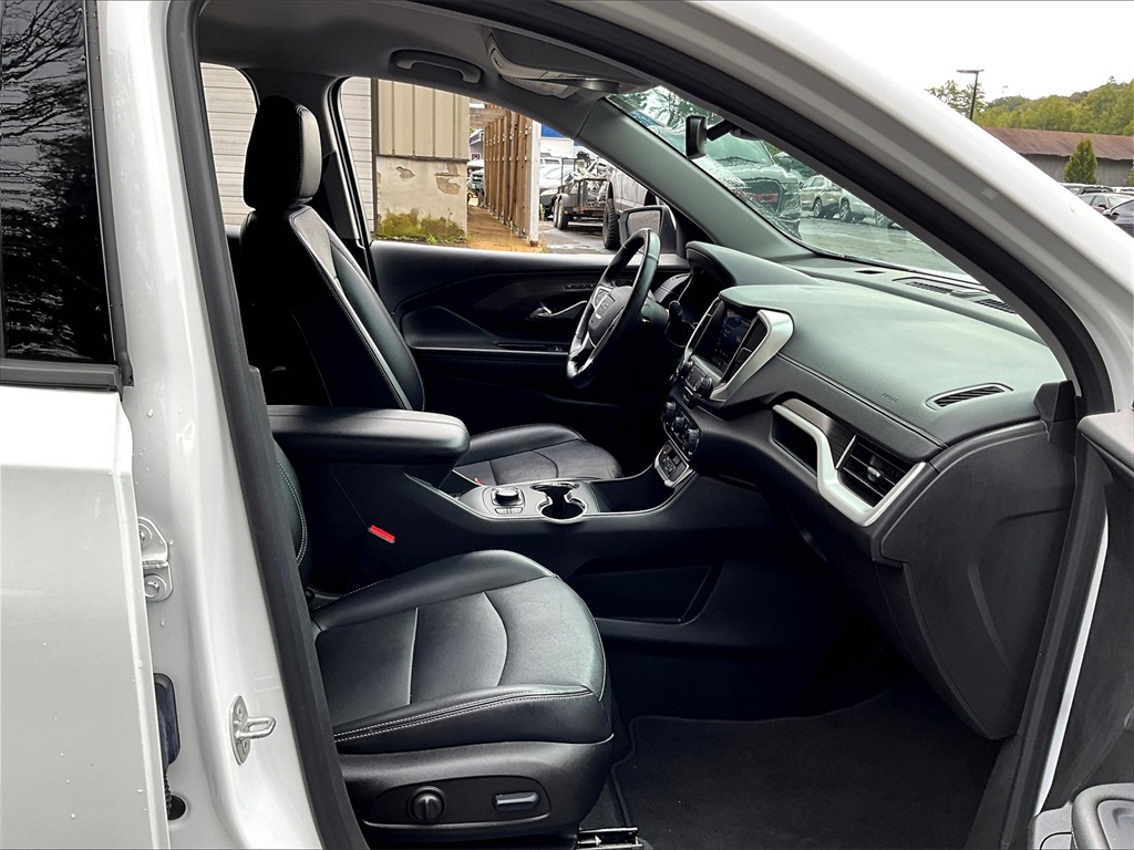 2023 GMC Terrain SLT - Photo 14