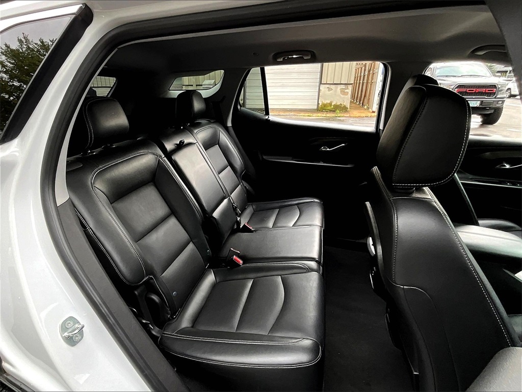 2023 GMC Terrain SLT - Photo 16