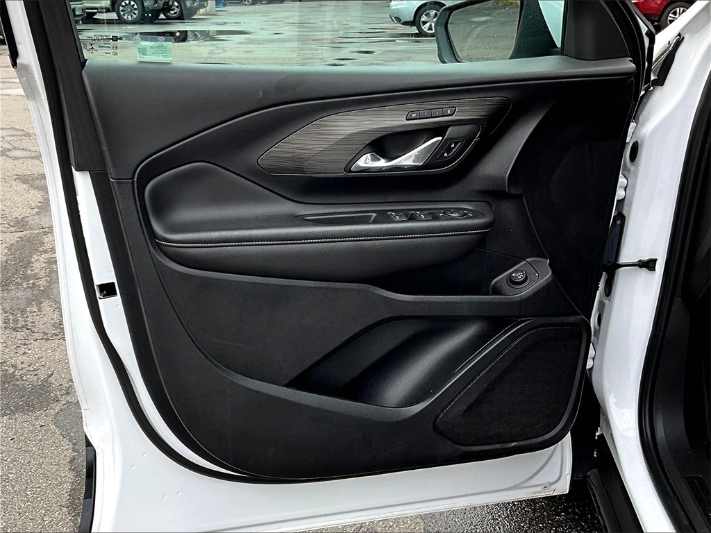 2023 GMC Terrain SLT - Photo 9
