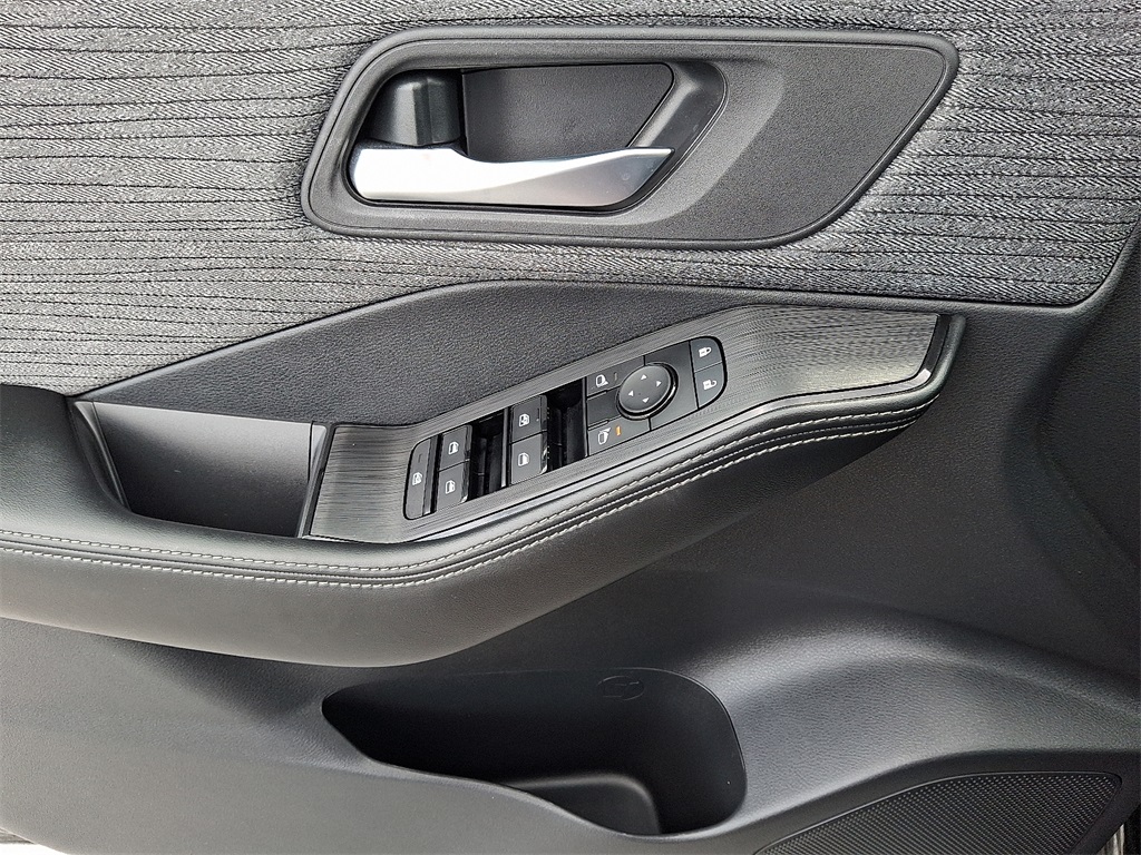2023 Nissan Rogue SV - Photo 12