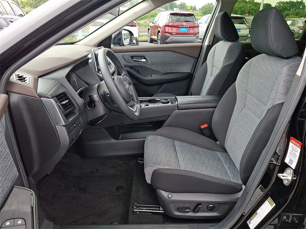 2023 Nissan Rogue SV - Photo 13