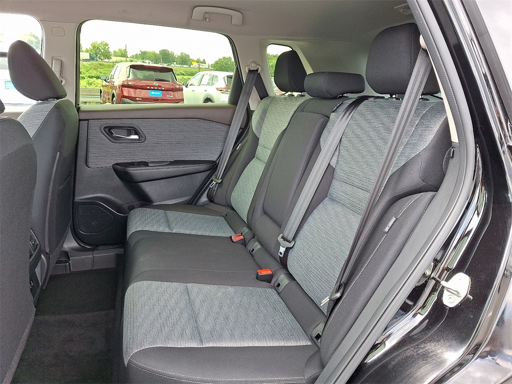 2023 Nissan Rogue SV - Photo 10