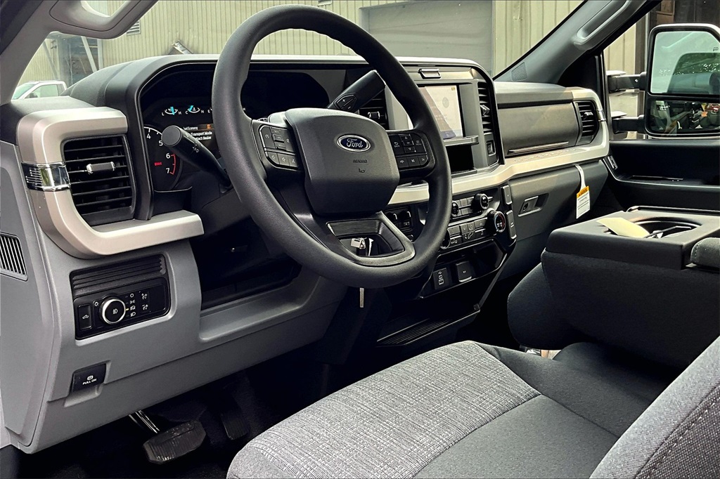 2025 Ford F-350SD XL - Photo 7