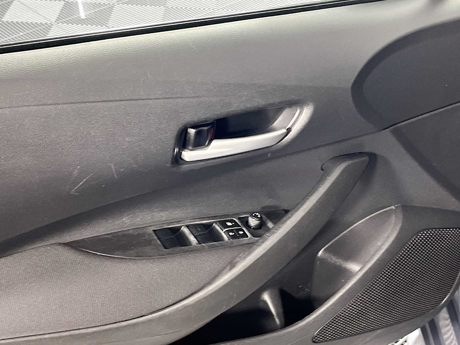 2021 Toyota Corolla LE - Photo 17