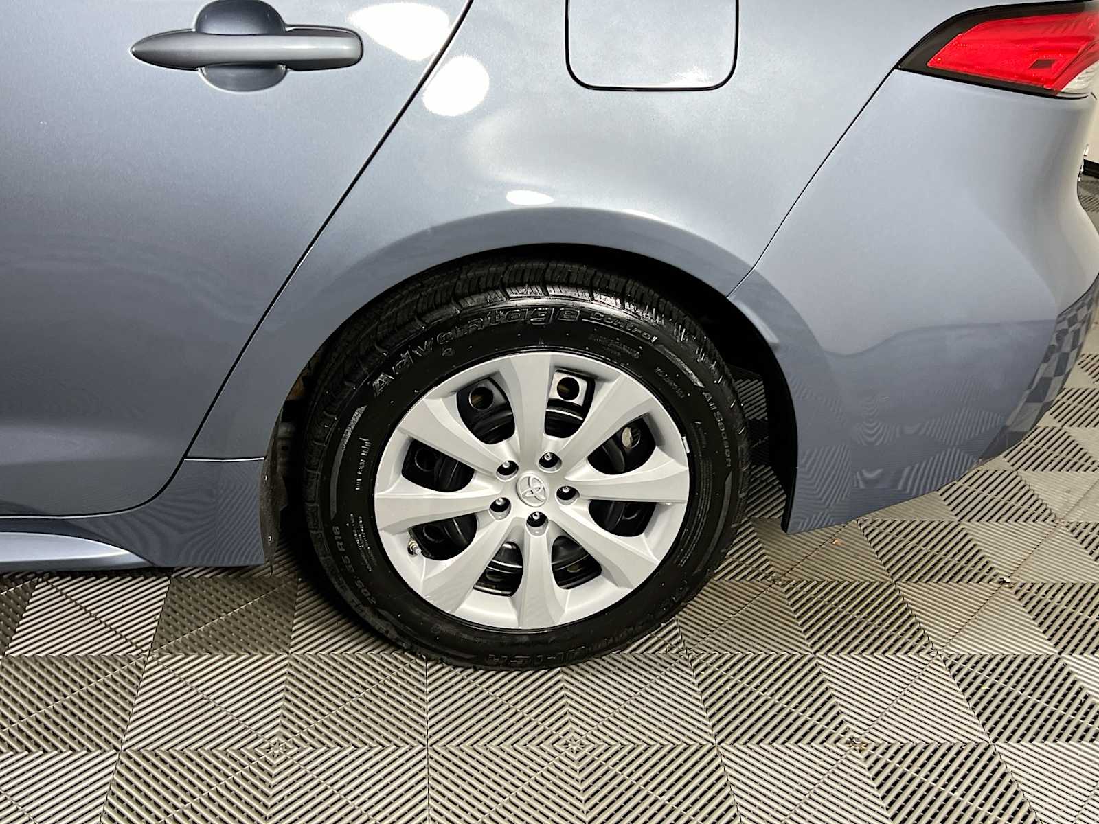 2021 Toyota Corolla LE - Photo 29