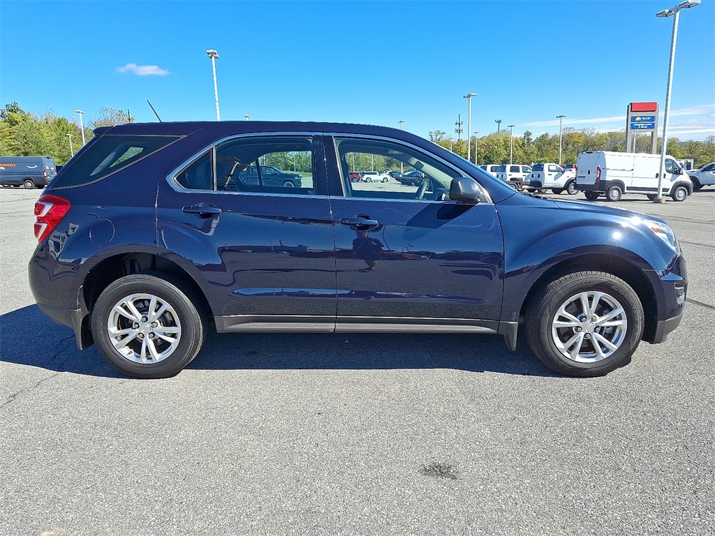 2017 Chevrolet Equinox LS - Photo 8