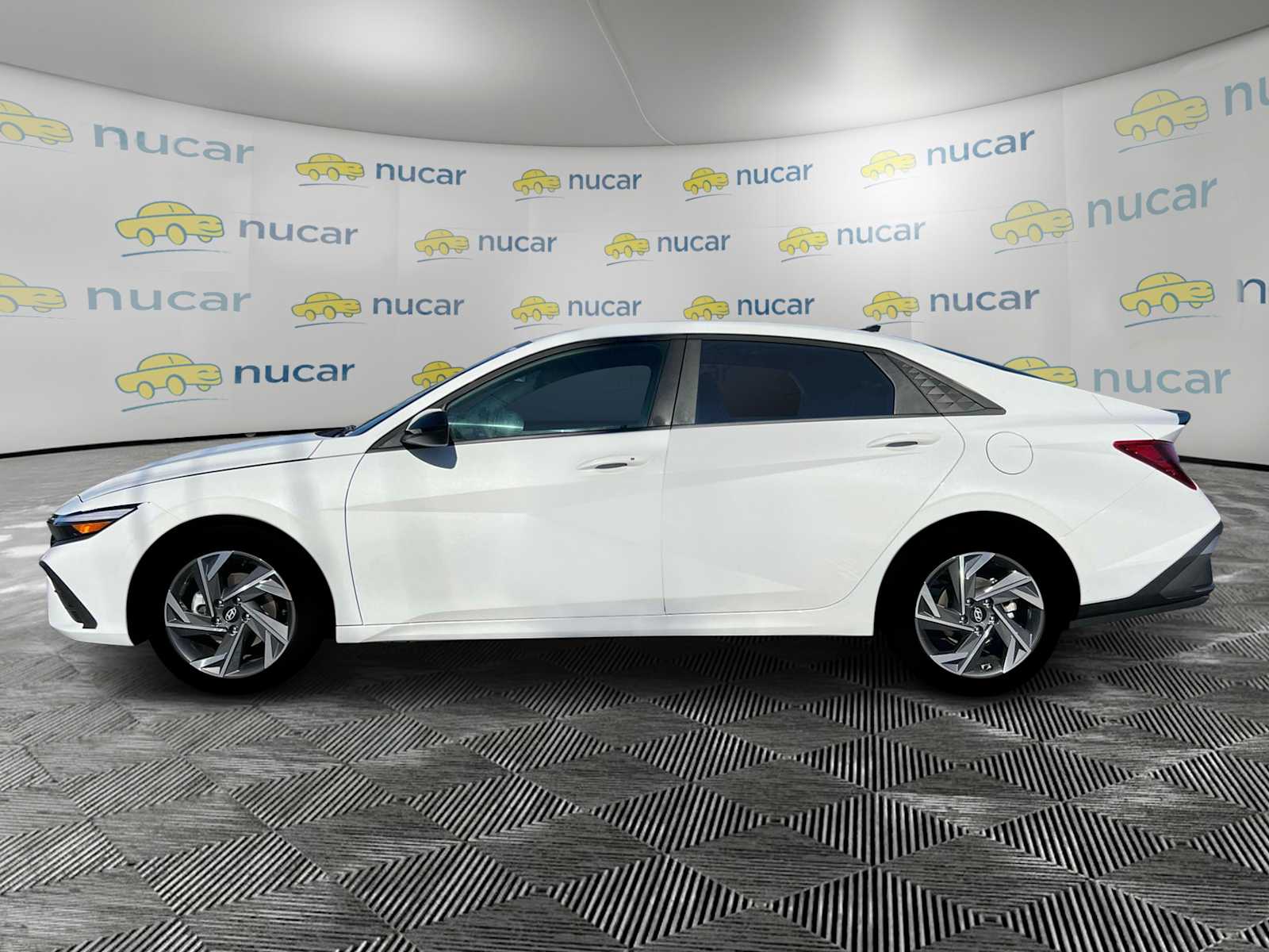 2025 Hyundai Elantra SEL Sport - Photo 4