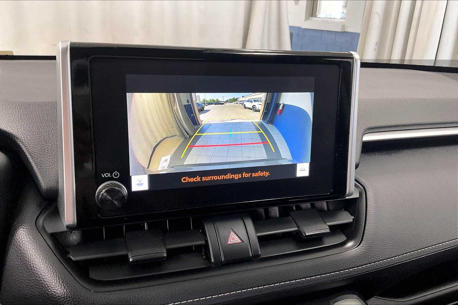 2023 Toyota RAV4 LE - Photo 19