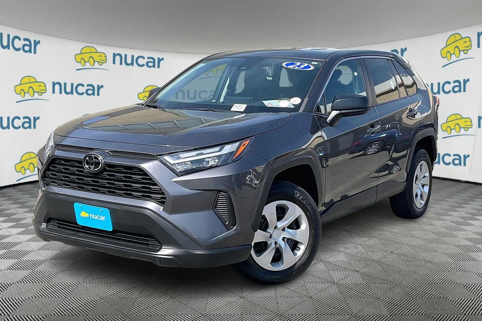 2023 Toyota RAV4 LE - Photo 3