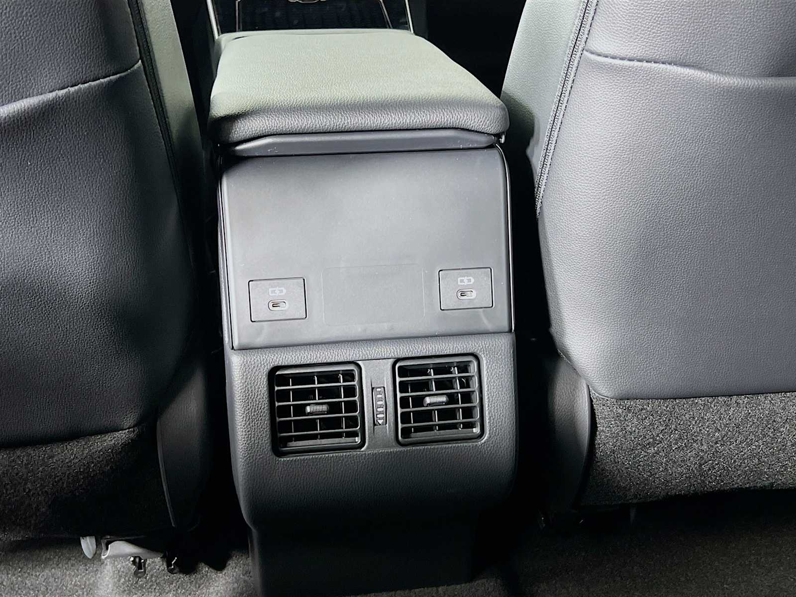 2025 Toyota bZ4X XLE - Photo 14