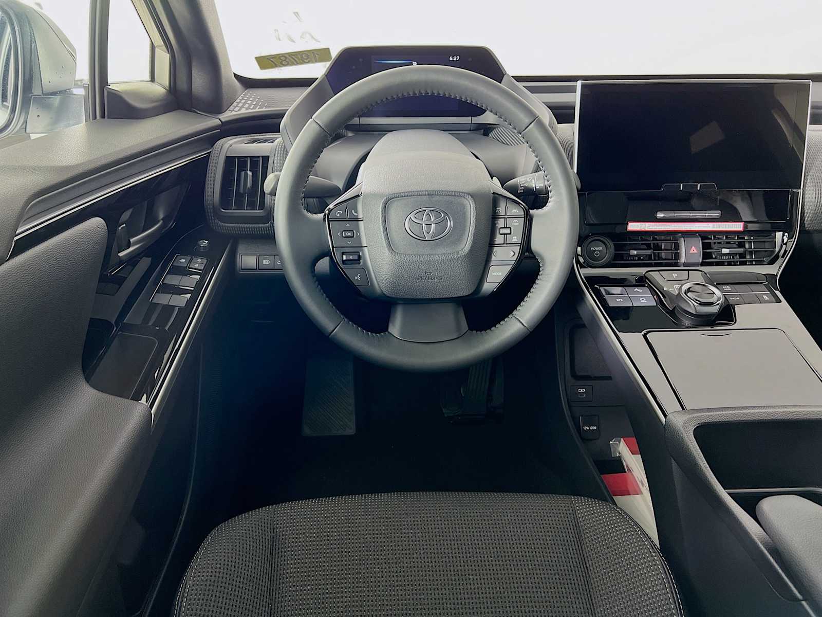 2025 Toyota bZ4X XLE - Photo 15