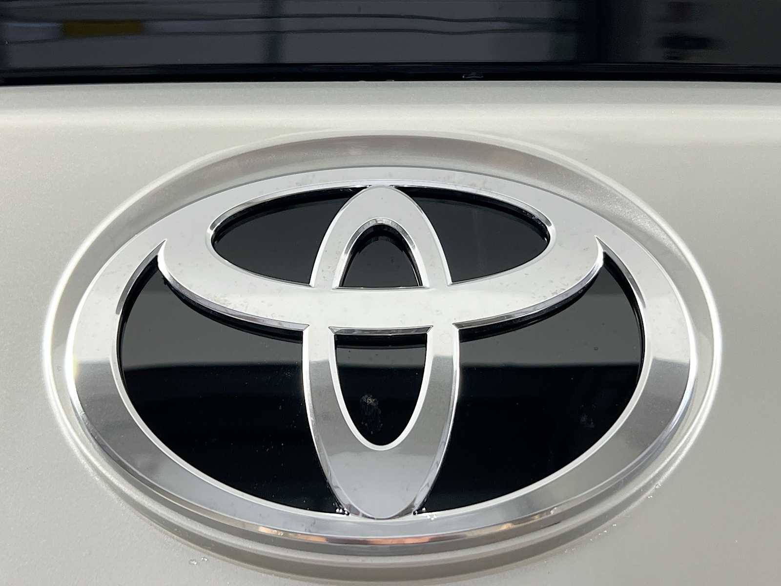 2025 Toyota bZ4X XLE - Photo 18