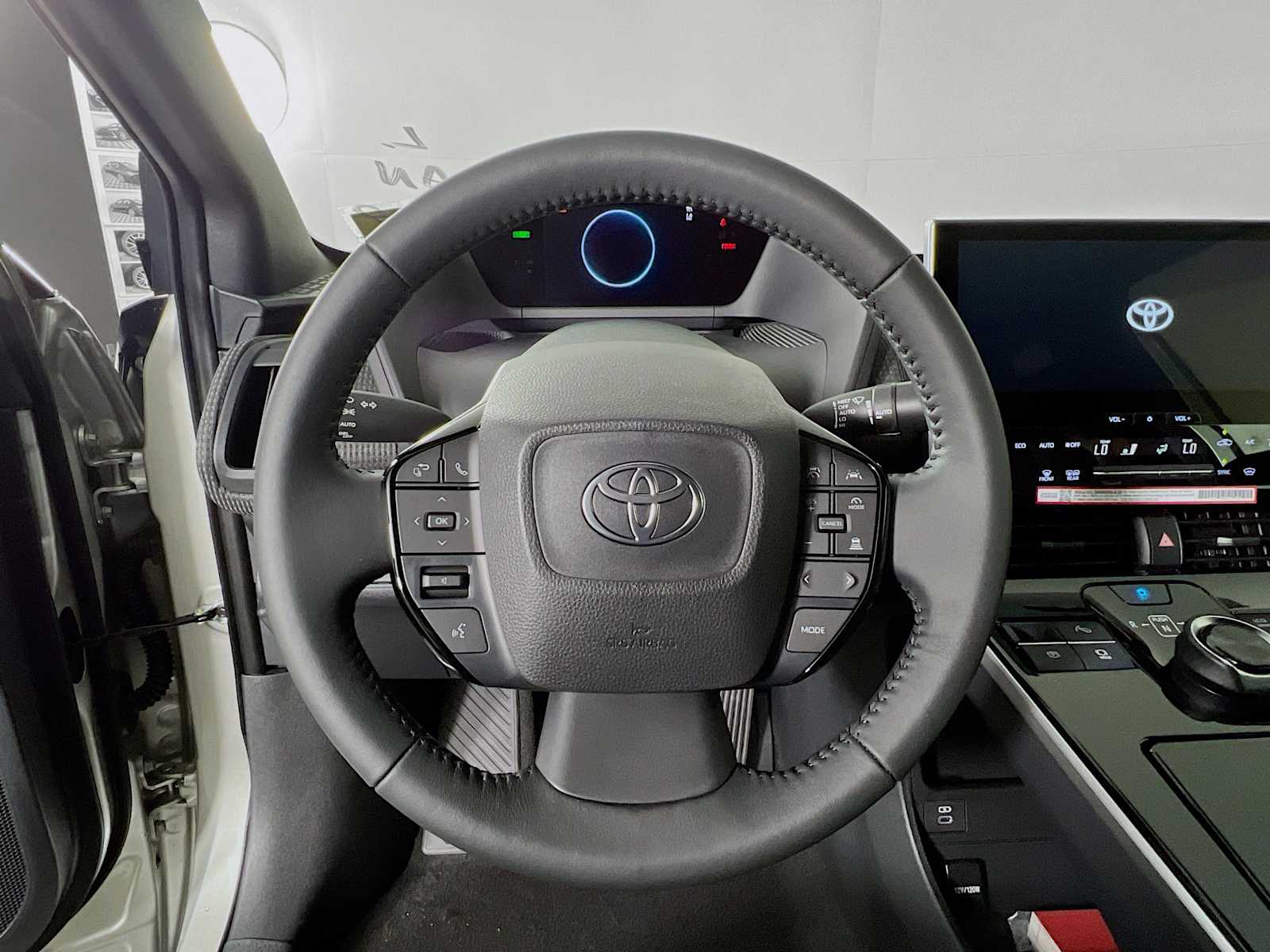 2025 Toyota bZ4X XLE - Photo 7