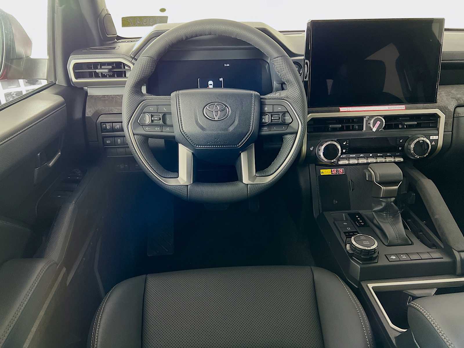 2025 Toyota Tacoma Limited Hybrid - Photo 14