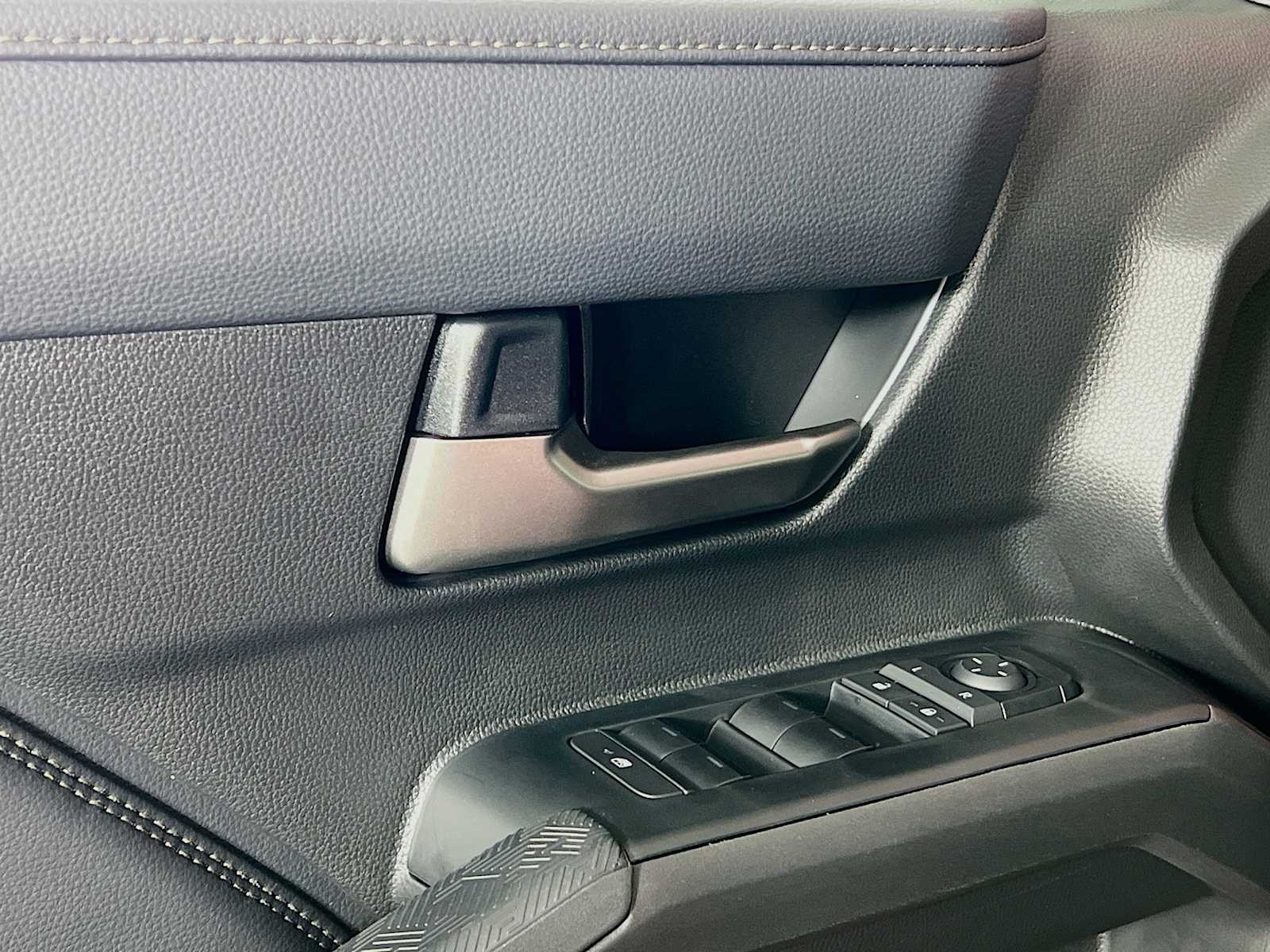 2025 Toyota Tacoma Limited Hybrid - Photo 15