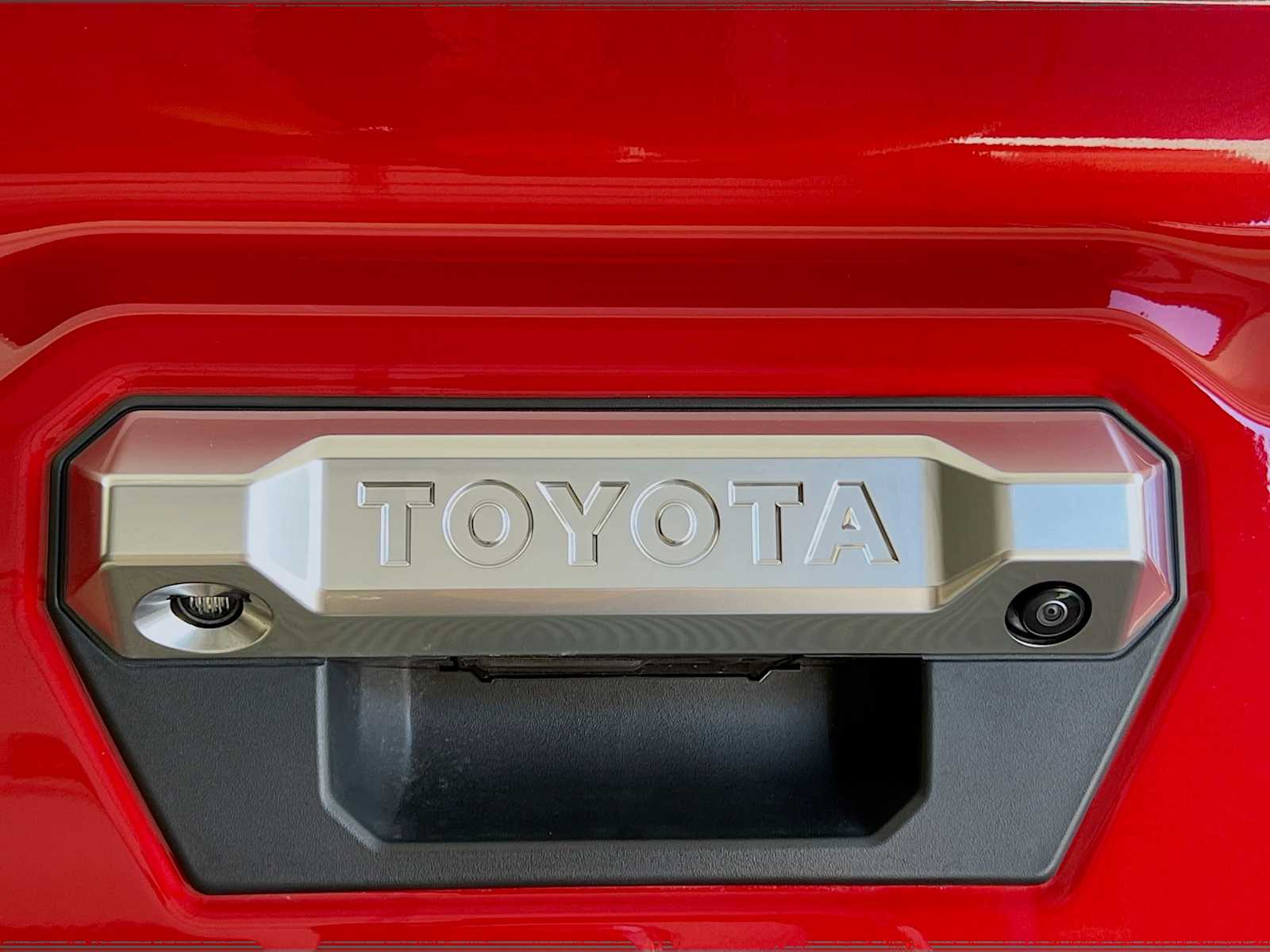 2025 Toyota Tacoma Limited Hybrid - Photo 17