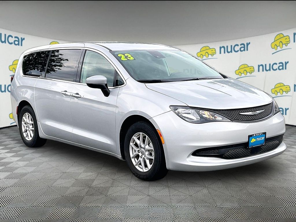 2023 Chrysler Voyager LX