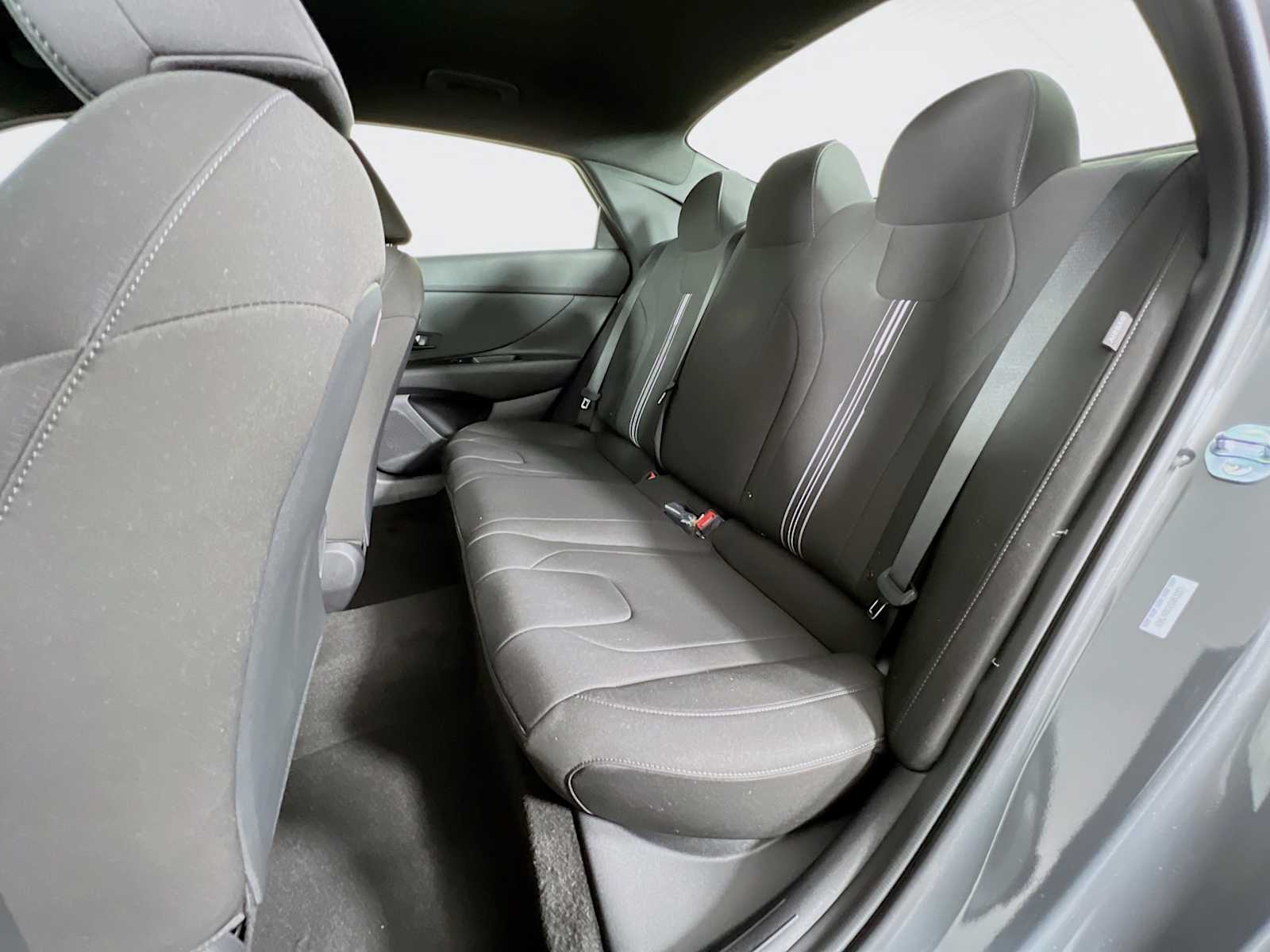 2025 Hyundai Elantra SEL Sport - Photo 13