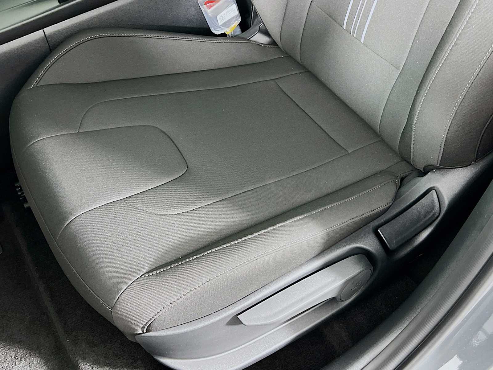 2025 Hyundai Elantra SEL Sport - Photo 16