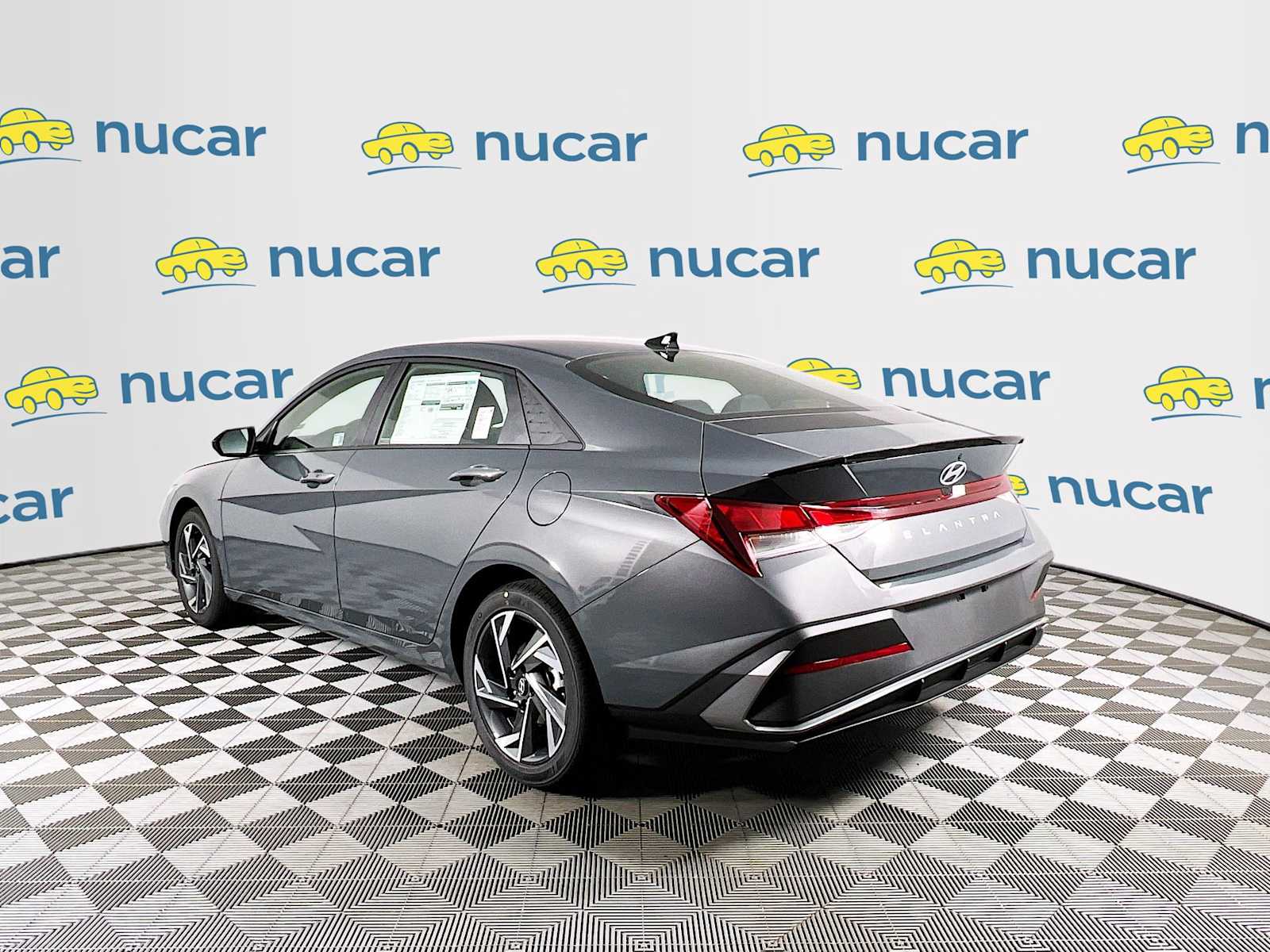 2025 Hyundai Elantra SEL Sport - Photo 4