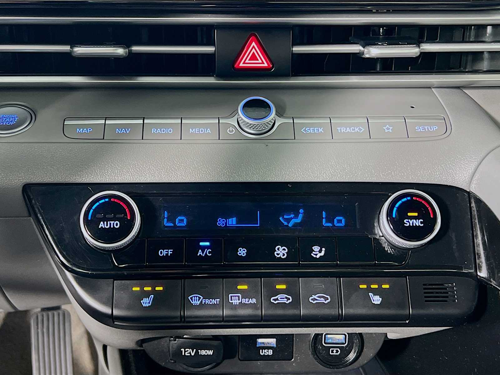 2023 Hyundai Elantra SEL - Photo 16