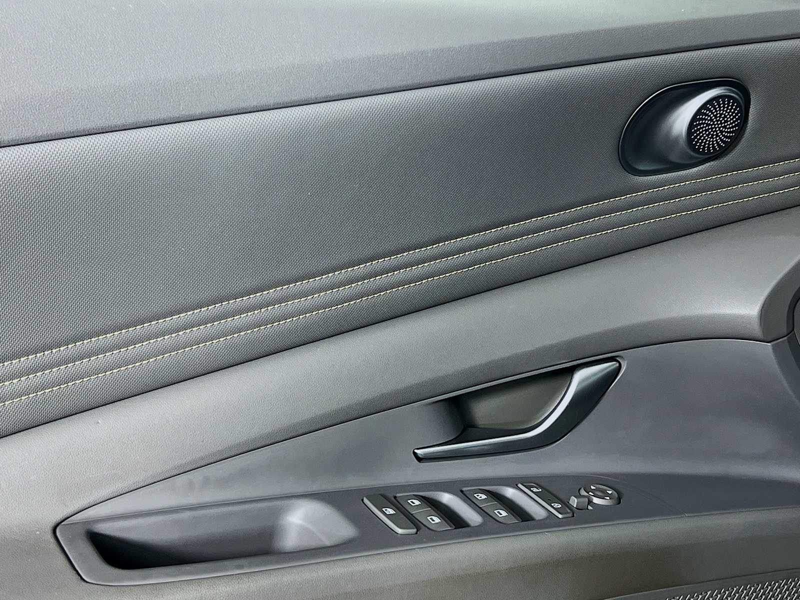 2023 Hyundai Elantra SEL - Photo 18