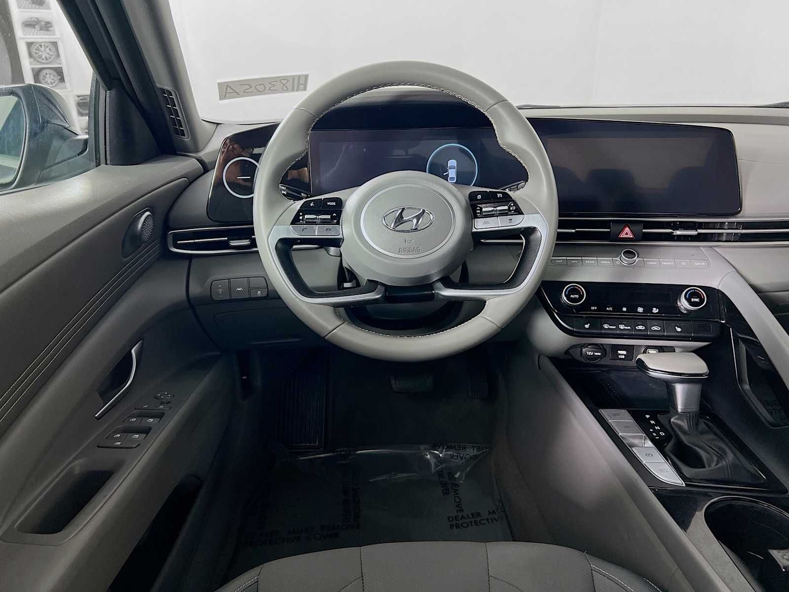 2023 Hyundai Elantra SEL - Photo 23