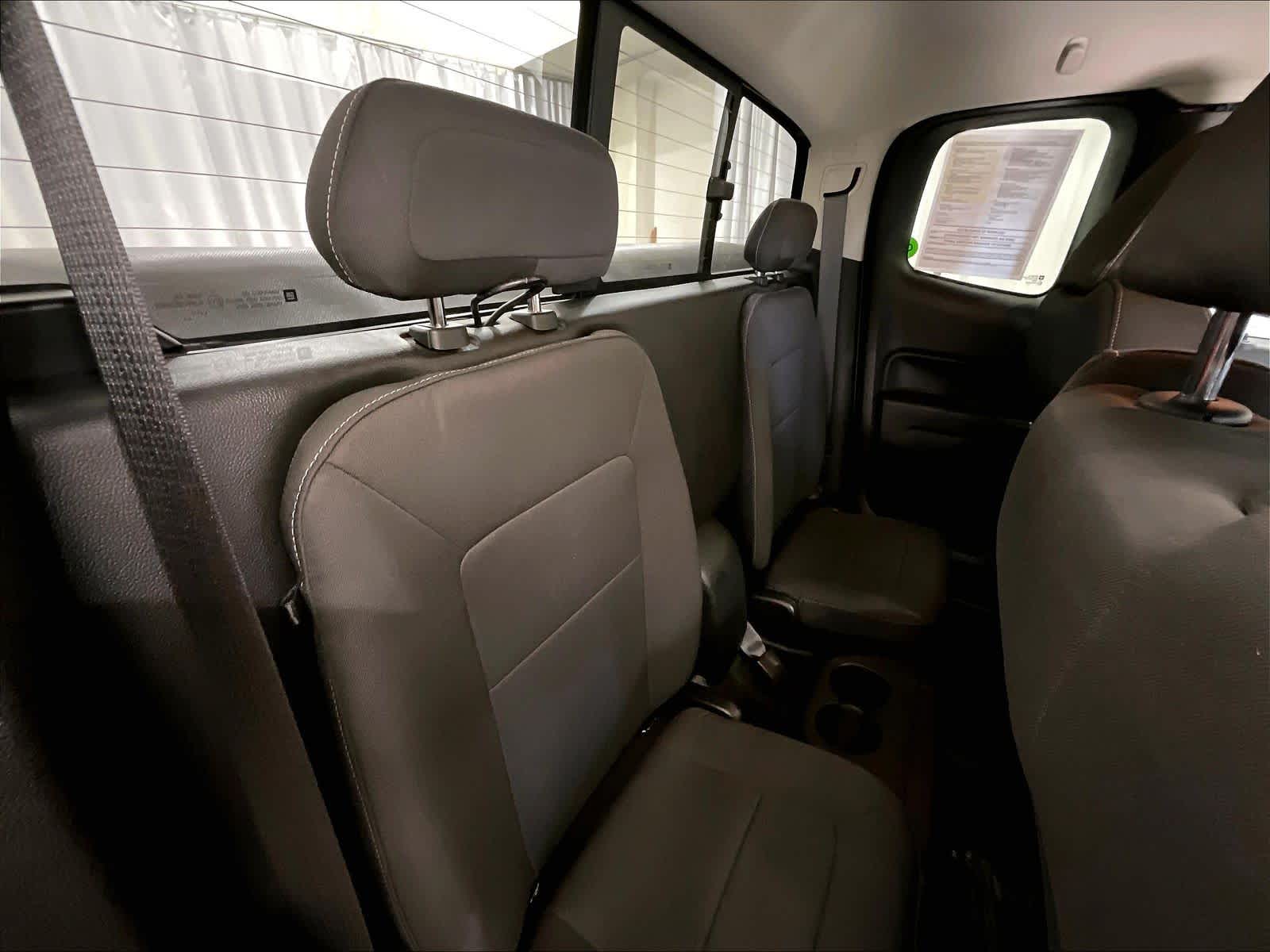 2017 GMC Canyon 4WD SLE - Photo 16