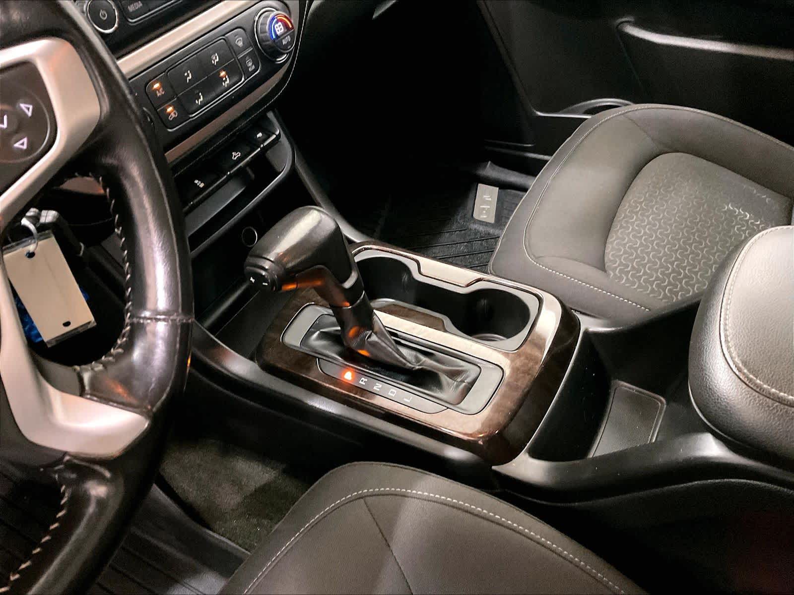 2017 GMC Canyon 4WD SLE - Photo 20