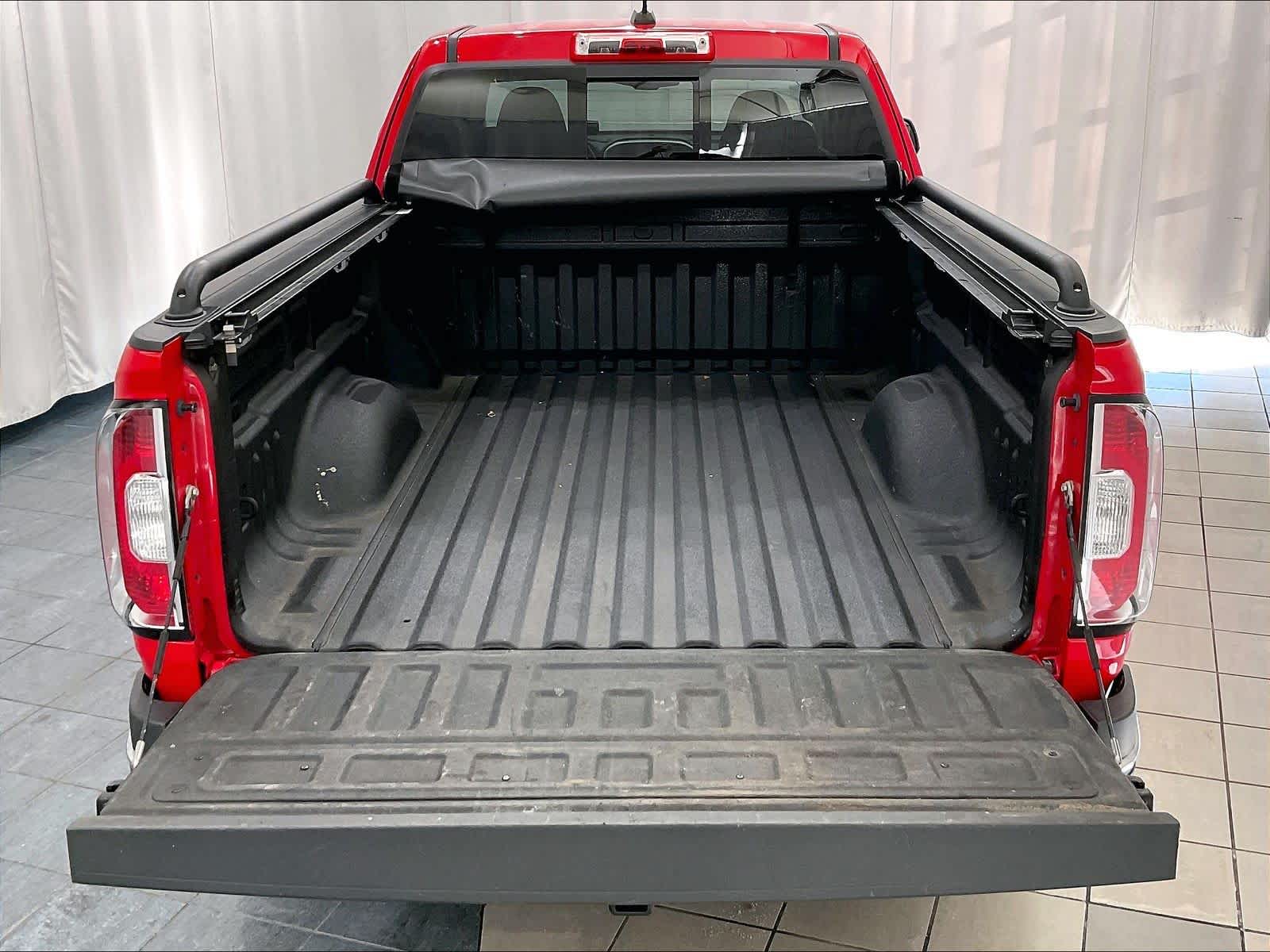 2017 GMC Canyon 4WD SLE - Photo 31