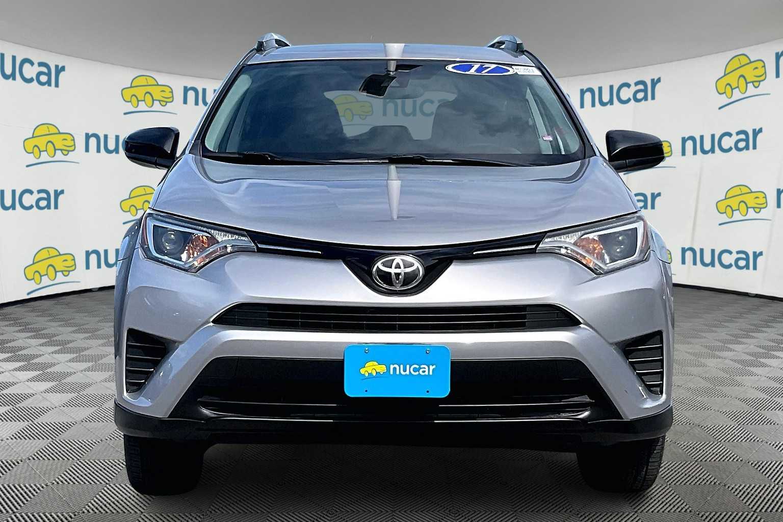 2017 Toyota RAV4 LE - Photo 2