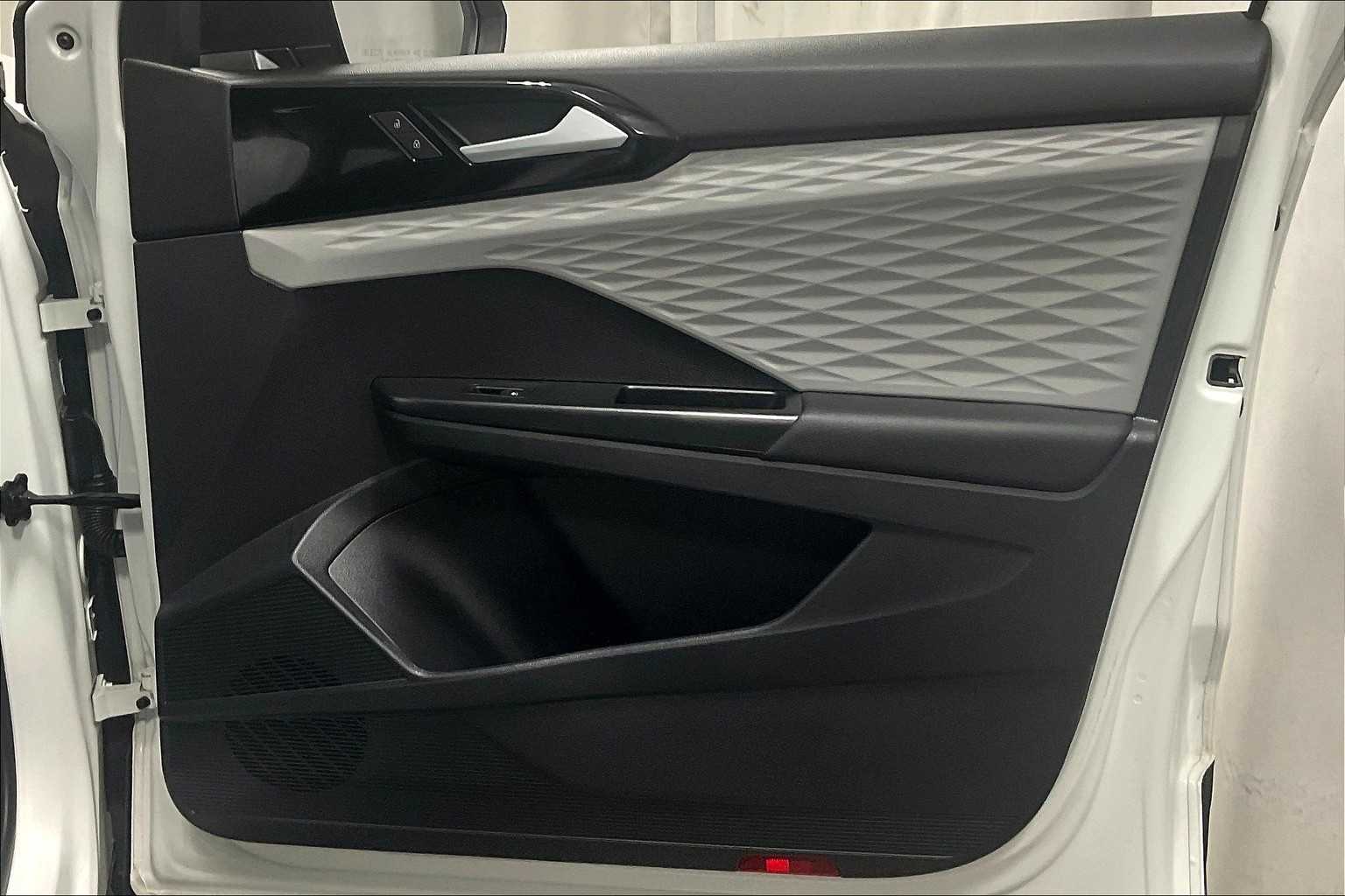 2022 Volkswagen Taos S - Photo 12