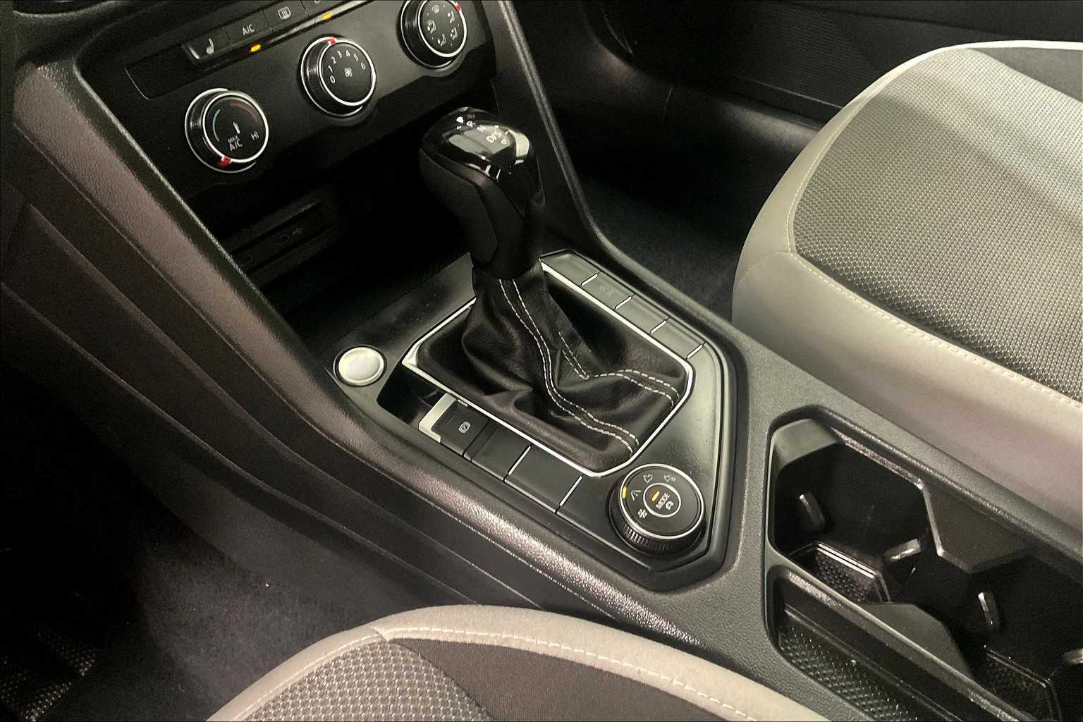 2022 Volkswagen Taos S - Photo 21