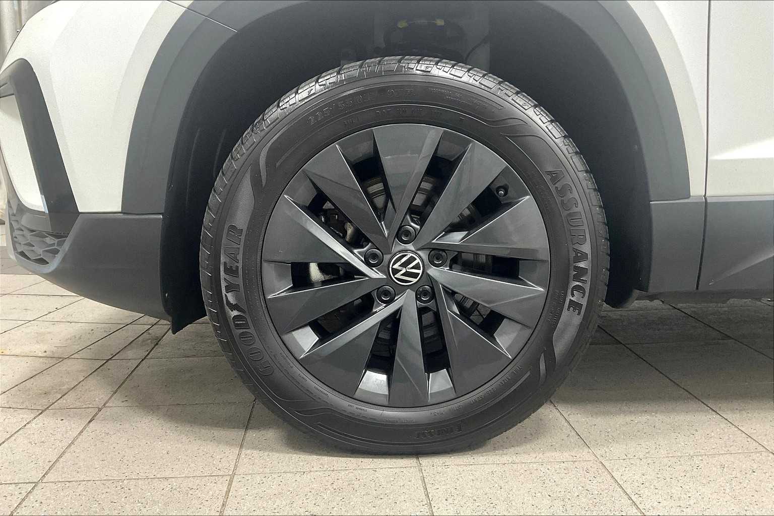 2022 Volkswagen Taos S - Photo 7
