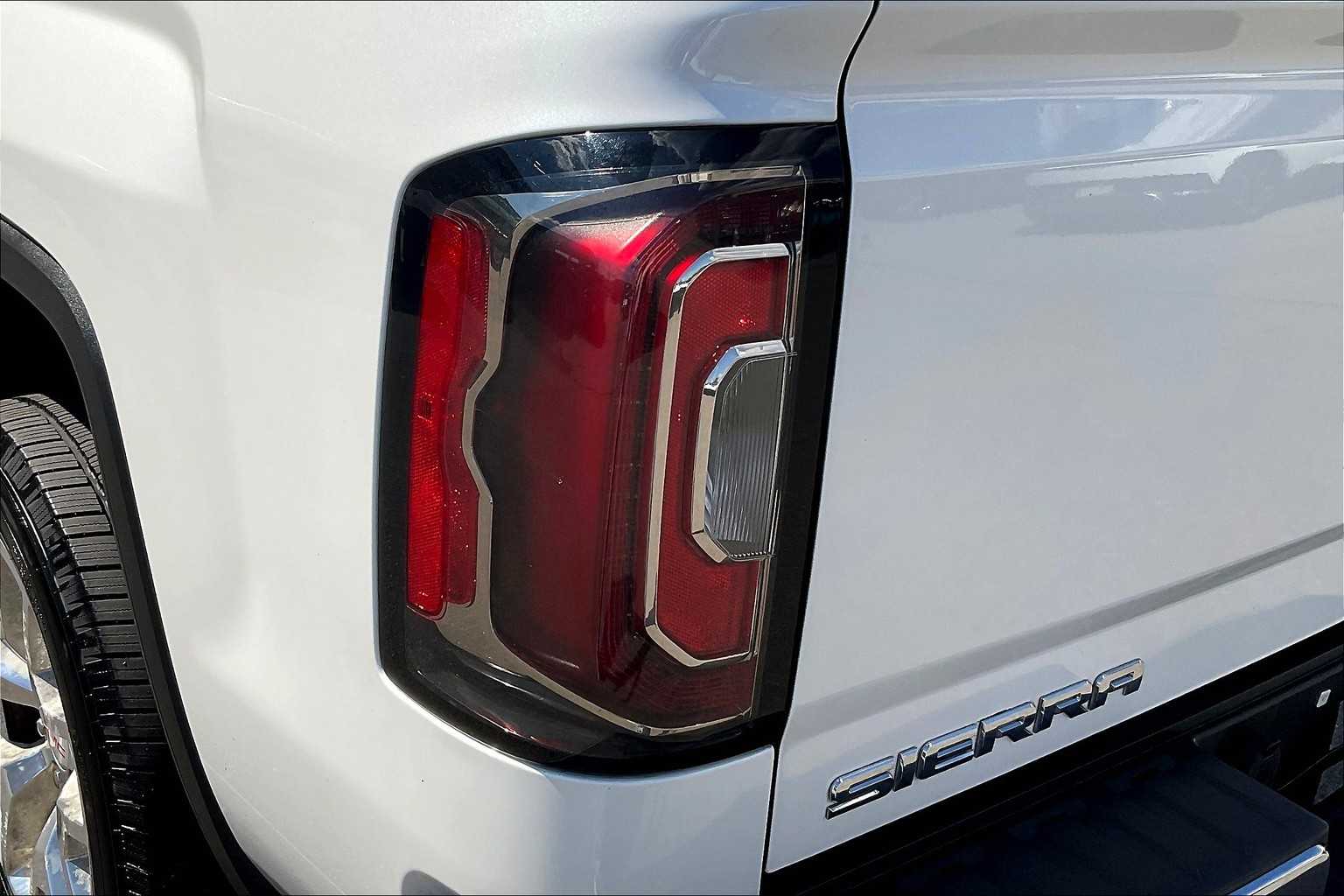 2017 GMC Sierra 1500 SLT - Photo 33