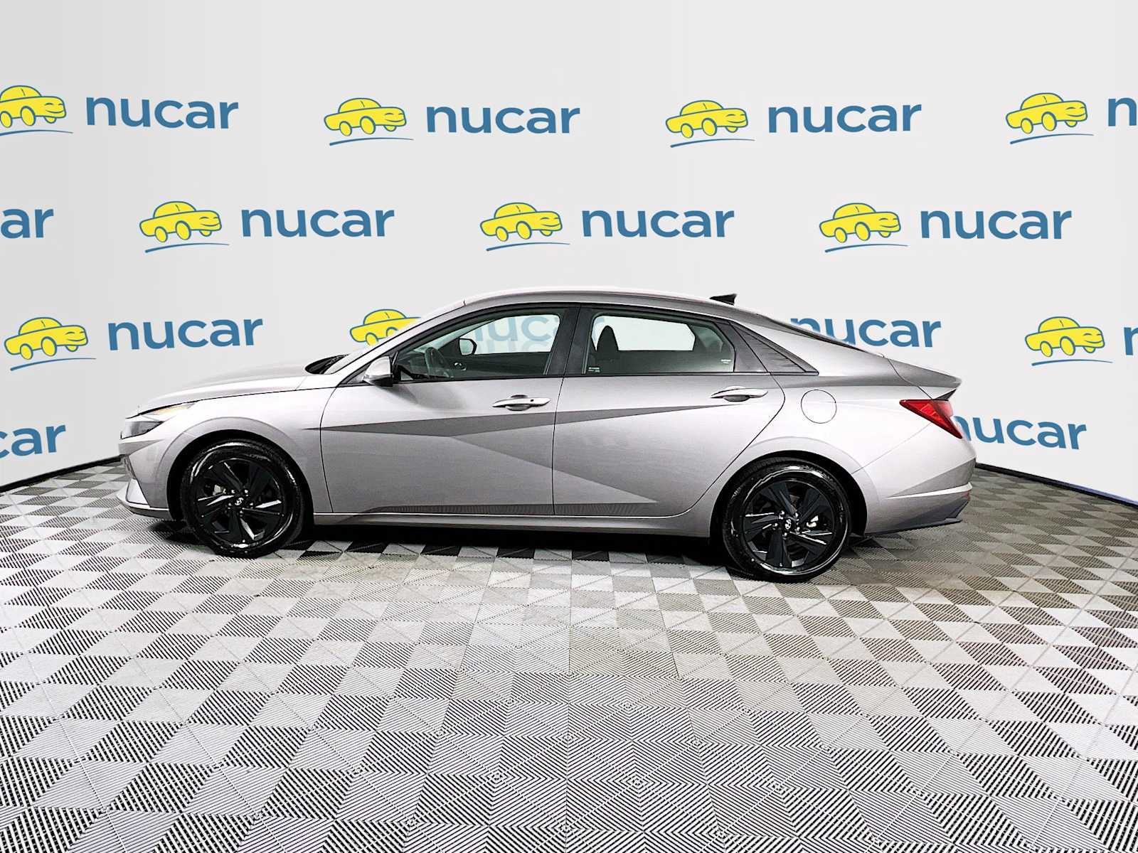 2023 Hyundai Elantra SEL - Photo 4