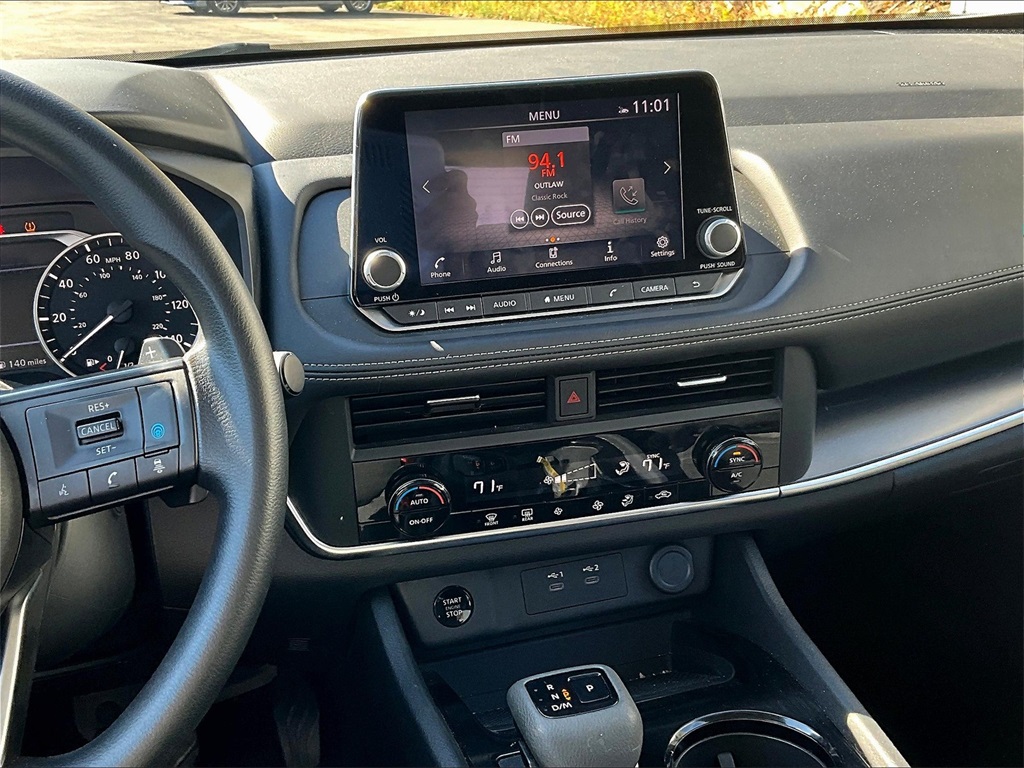 2024 Nissan Rogue SV - Photo 18