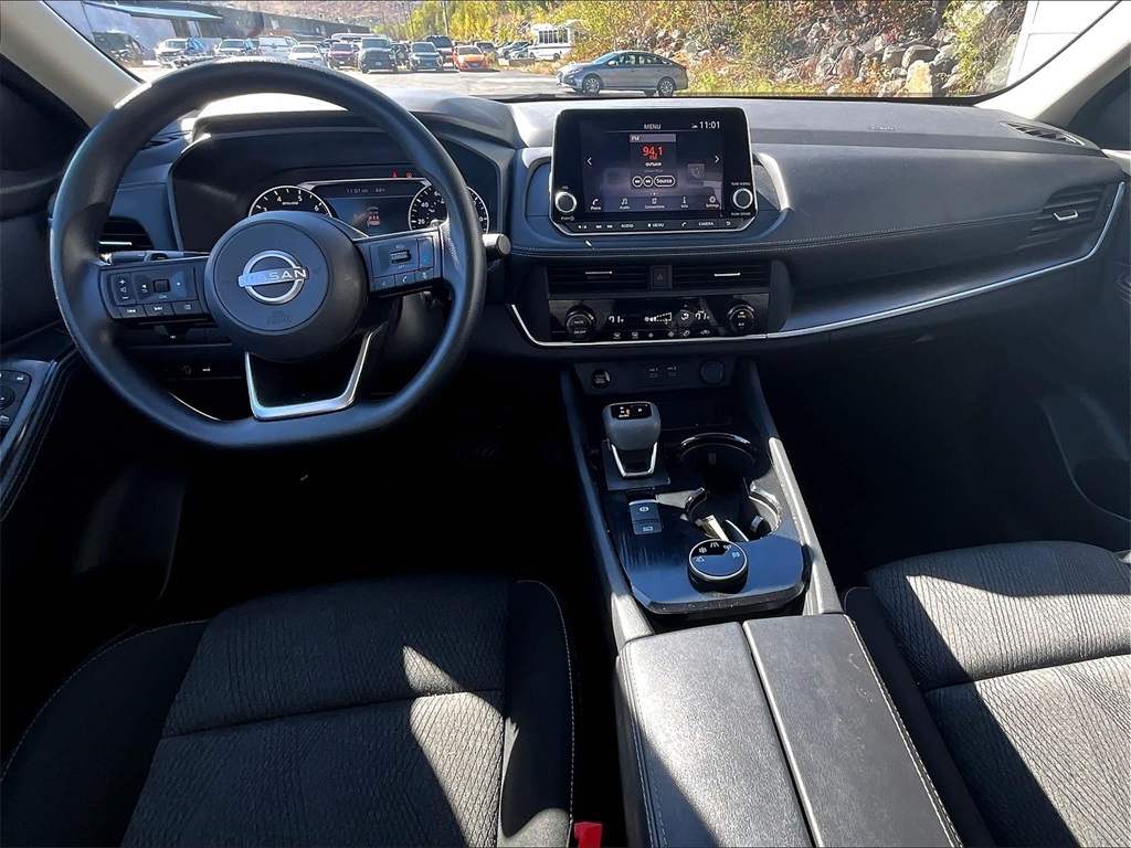 2024 Nissan Rogue SV - Photo 21