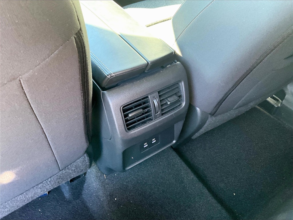 2024 Nissan Rogue SV - Photo 27