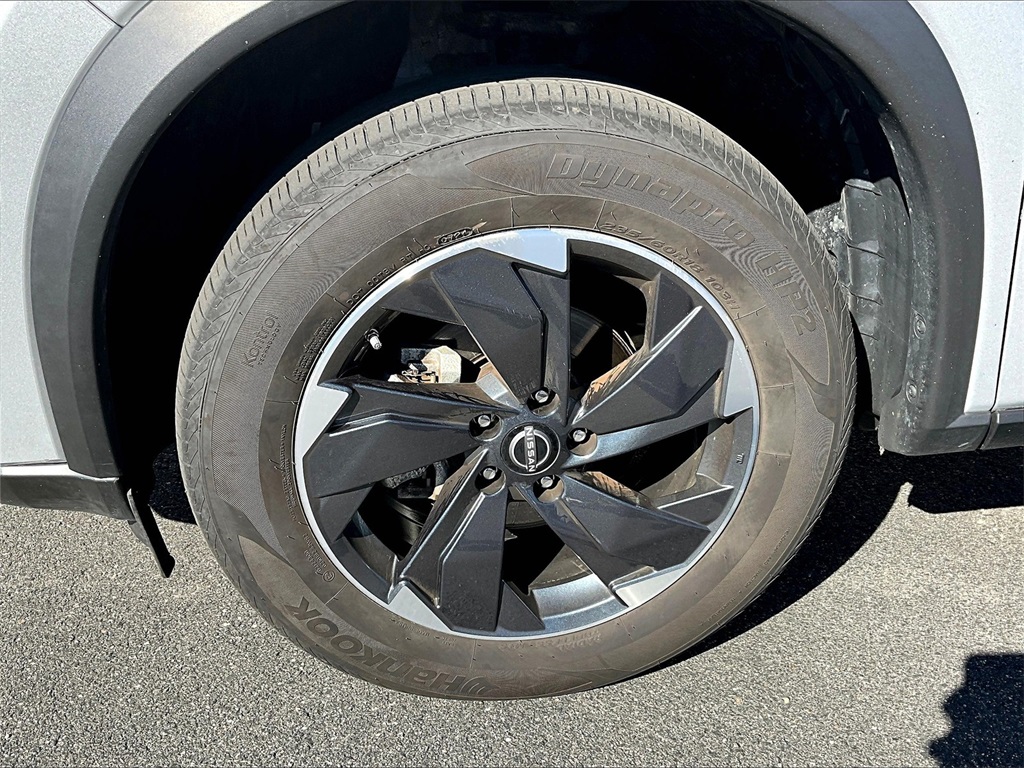 2024 Nissan Rogue SV - Photo 7