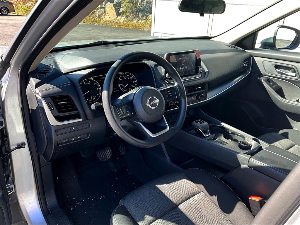 2024 Nissan Rogue SV - Photo 8